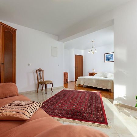 רוביני Holiday Apartment Suzana מראה חיצוני תמונה