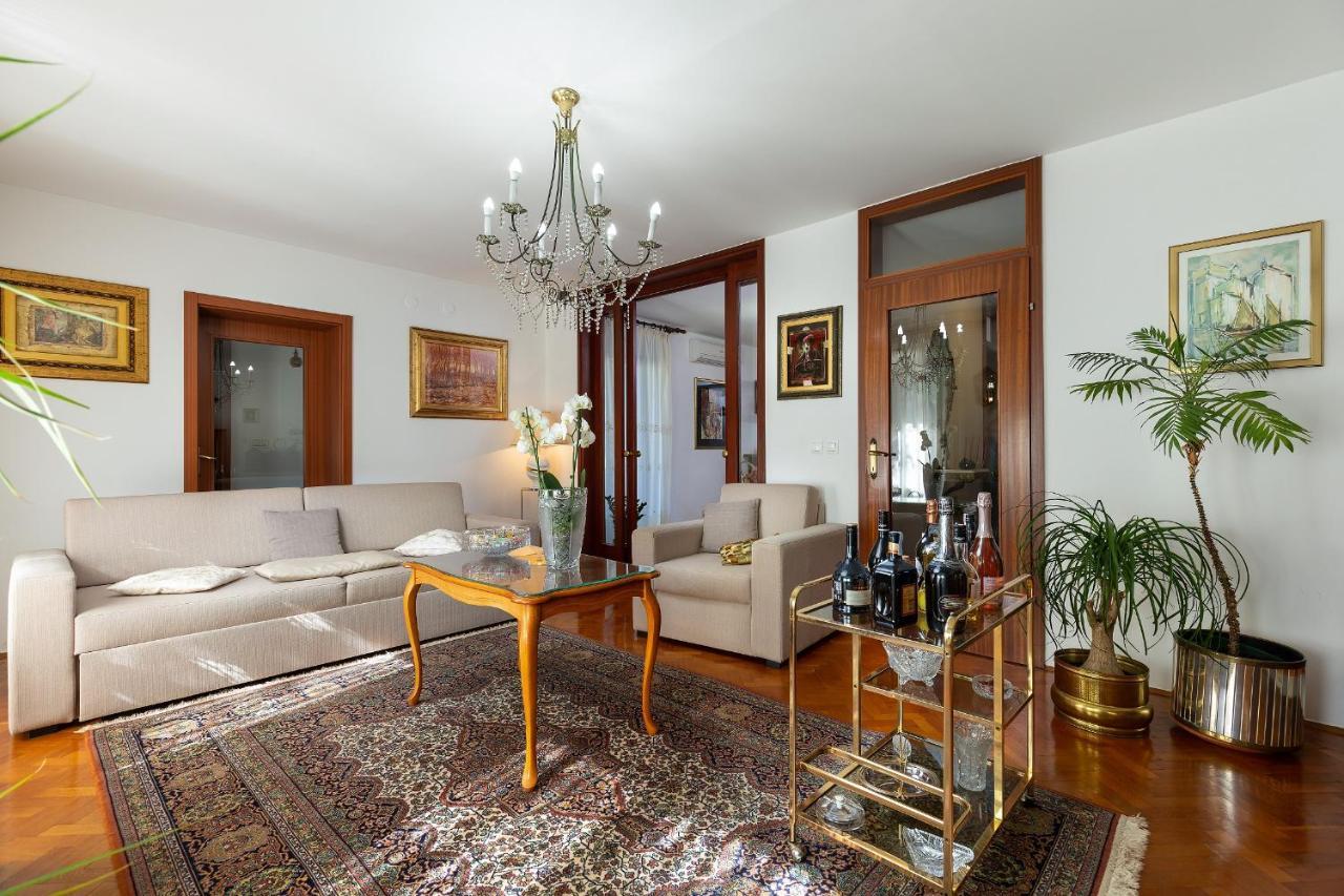 רוביני Holiday Apartment Suzana מראה חיצוני תמונה