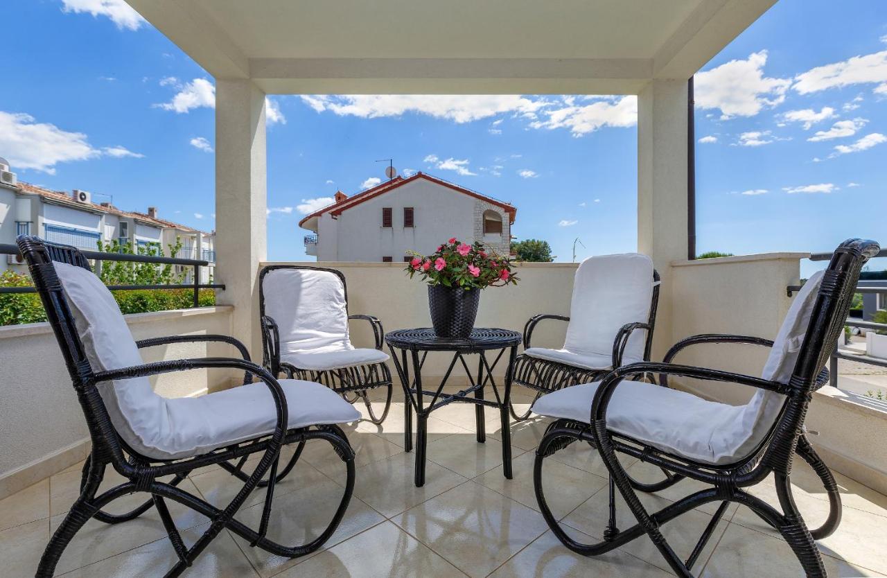 רוביני Holiday Apartment Suzana מראה חיצוני תמונה
