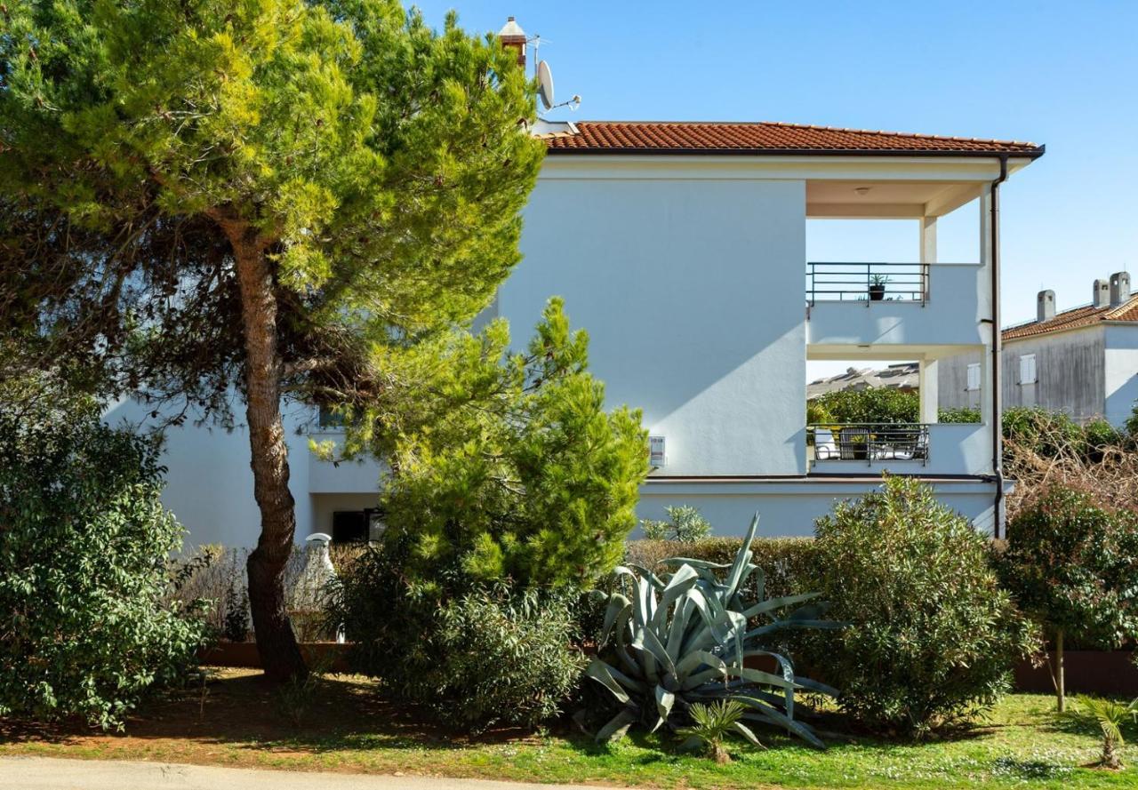 רוביני Holiday Apartment Suzana מראה חיצוני תמונה